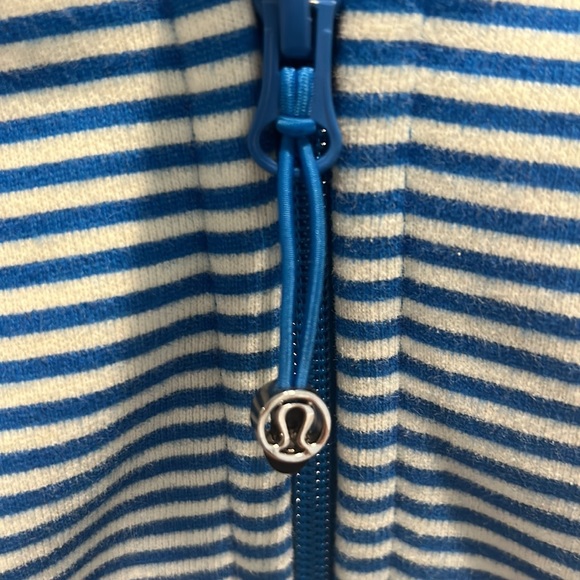Lululemon  Hooded Zippered Jacket EUC - Picture 6 of 6